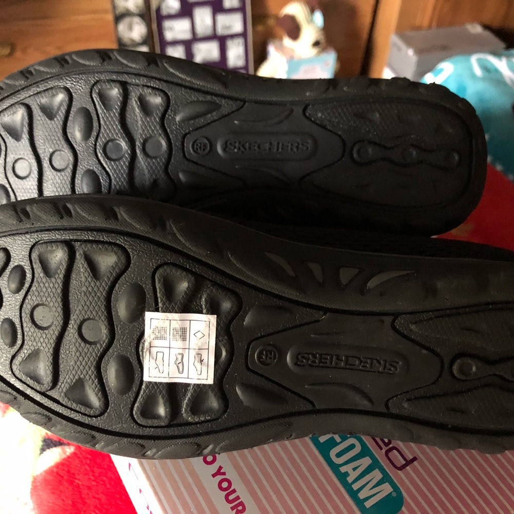 Women’s Relaxed Fit Skechers - Picture 7 of 7